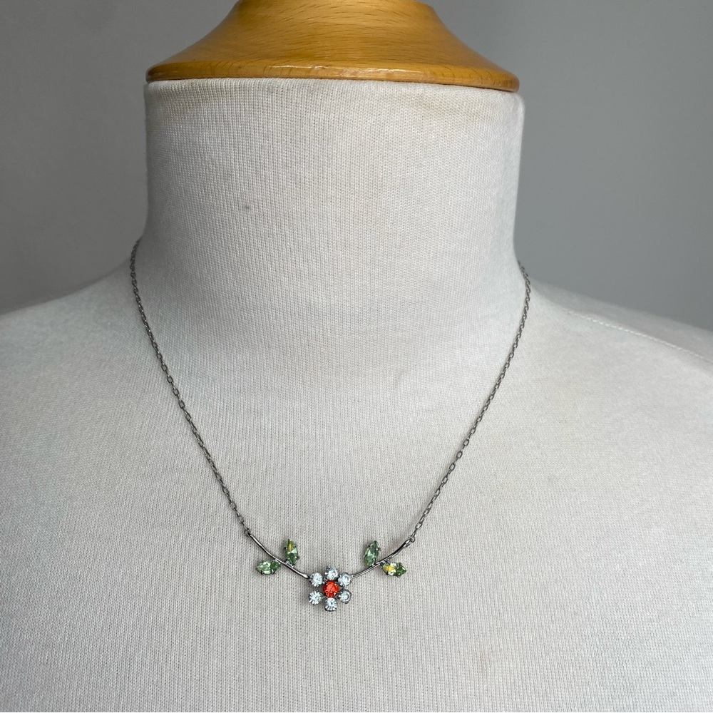 Vintage Womens Agatha Paris Jeweled Floral Leaf Thin Silver Chain Short Necklace